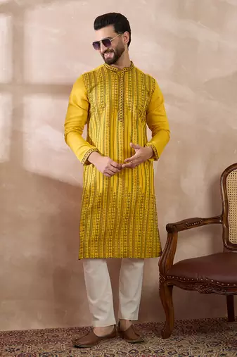 Men yellow silk blend embroidered mandarin collar straight kurta