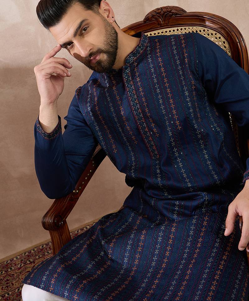 Men navy blue silk blend embroidered mandarin collar straight kurta