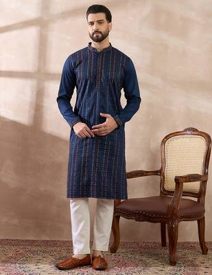 Men navy blue silk blend embroidered mandarin collar straight kurta 2