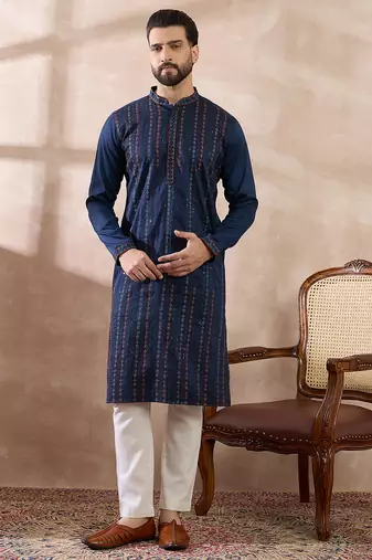 Men navy blue silk blend embroidered mandarin collar straight kurta