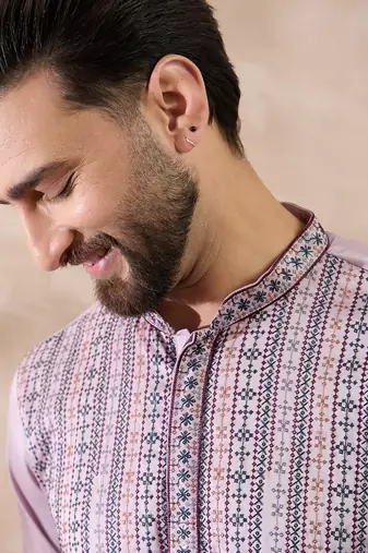 Men lavender silk blend embroidered mandarin collar straight kurta