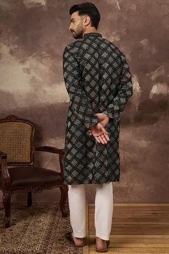 Men black silk blend solid embroidered straight kurta