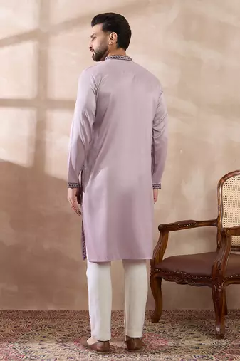 Men lavender silk blend embroidered mandarin collar straight kurta