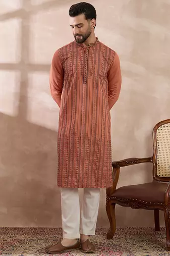 Men orange silk blend embroidered mandarin collar straight kurta