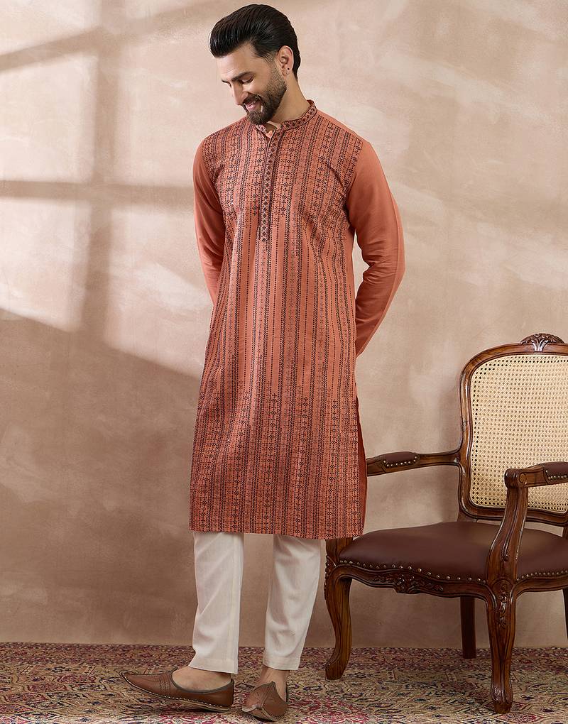 Men orange silk blend embroidered mandarin collar straight kurta