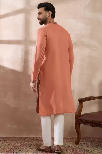 Men orange silk blend embroidered mandarin collar straight kurta