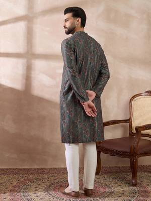 Men green silk blend printed mandarin collar straight kurta 4