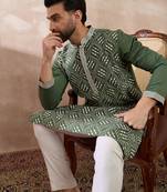 Men green silk blend embroidered mandarin collar straight kurta