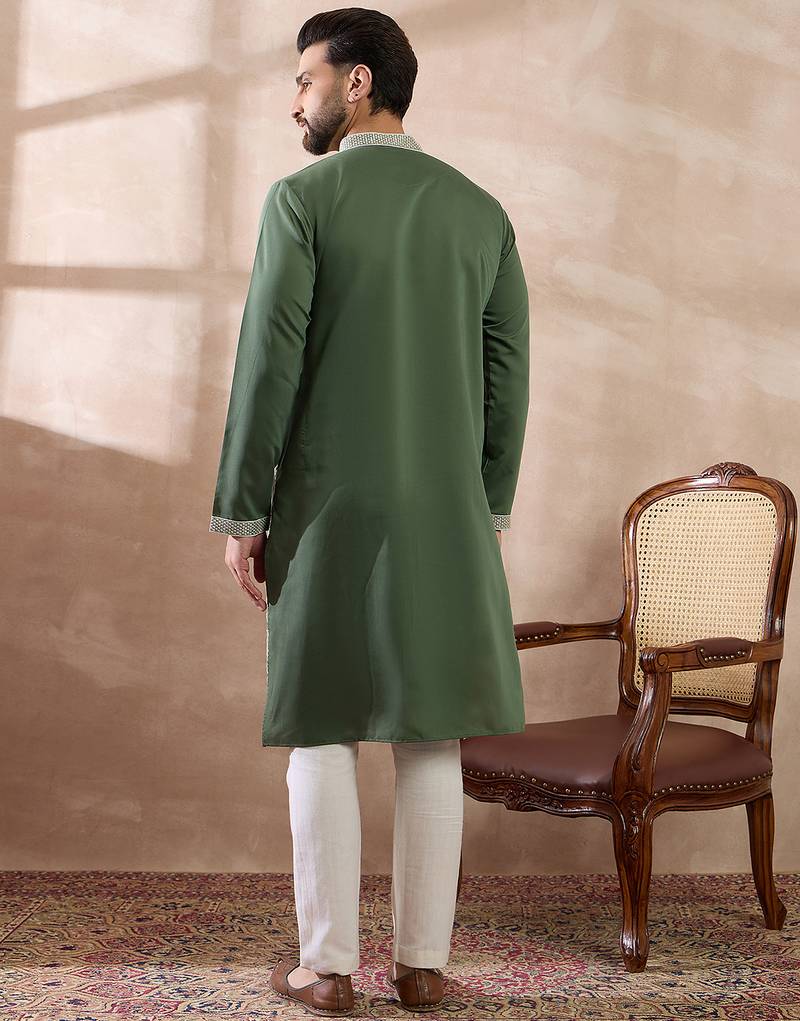 Men green silk blend embroidered mandarin collar straight kurta