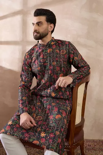 Men black silk blend embroidered mandarin collar straight kurta
