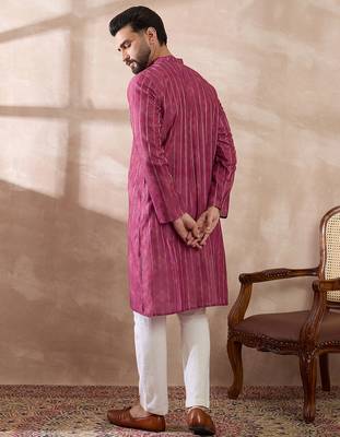 Men pink silk blend printed mandarin collar straight kurta 4