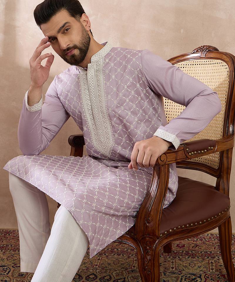 Men lavender silk blend embroidered mandarin collar straight kurta with trouser