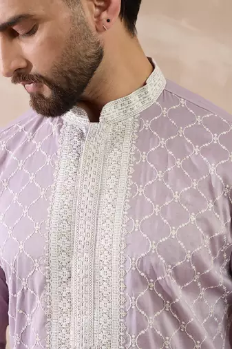 Men lavender silk blend embroidered mandarin collar straight kurta with trouser