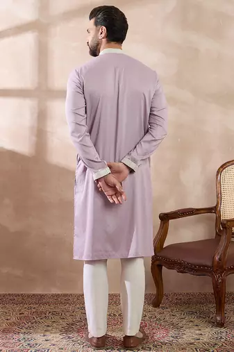 Men lavender silk blend embroidered mandarin collar straight kurta with trouser
