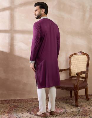 Men purple silk blend embroidered mandarin collar straight kurta with trouser 4