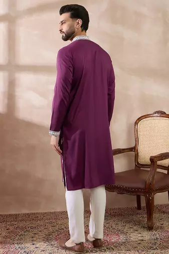 Men purple silk blend embroidered mandarin collar straight kurta with trouser