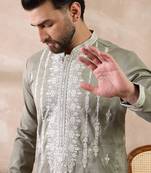 Men green silk blend embroidered mandarin collar straight kurta with trouser