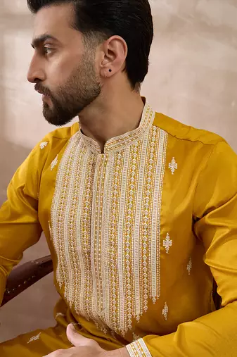 Men yellow silk blend embroidered mandarin collar straight kurta with trouser