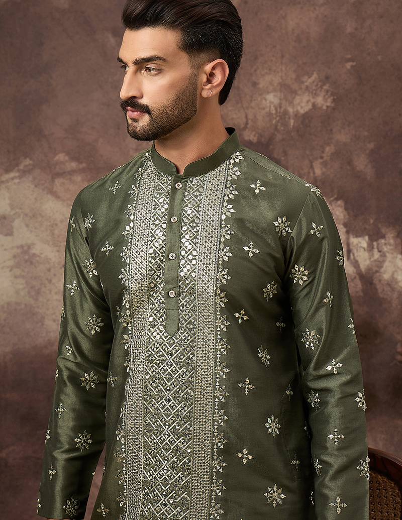 Men green silk blend solid embroidered straight kurta