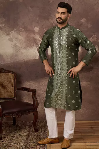 Men green silk blend solid embroidered straight kurta