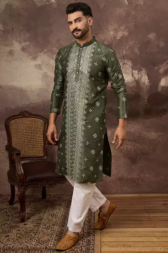 Men green silk blend solid embroidered straight kurta
