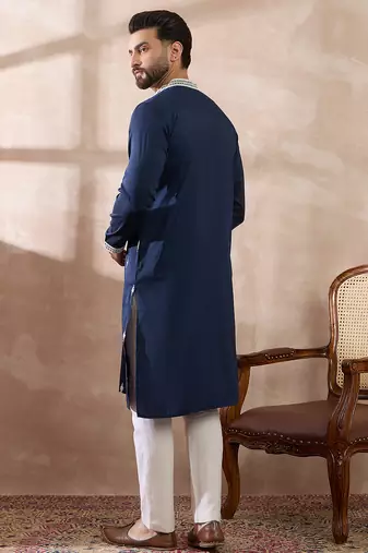 Men navy blue silk blend embroidered mandarin collar straight kurta with trouser