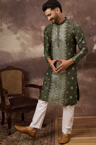 Men green silk blend solid embroidered straight kurta