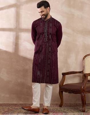 Men purple silk blend embroidered mandarin collar straight kurta with trouser 3