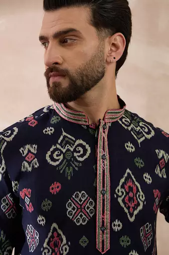 Men blue silk blend printed mandarin collar straight kurta with trouser