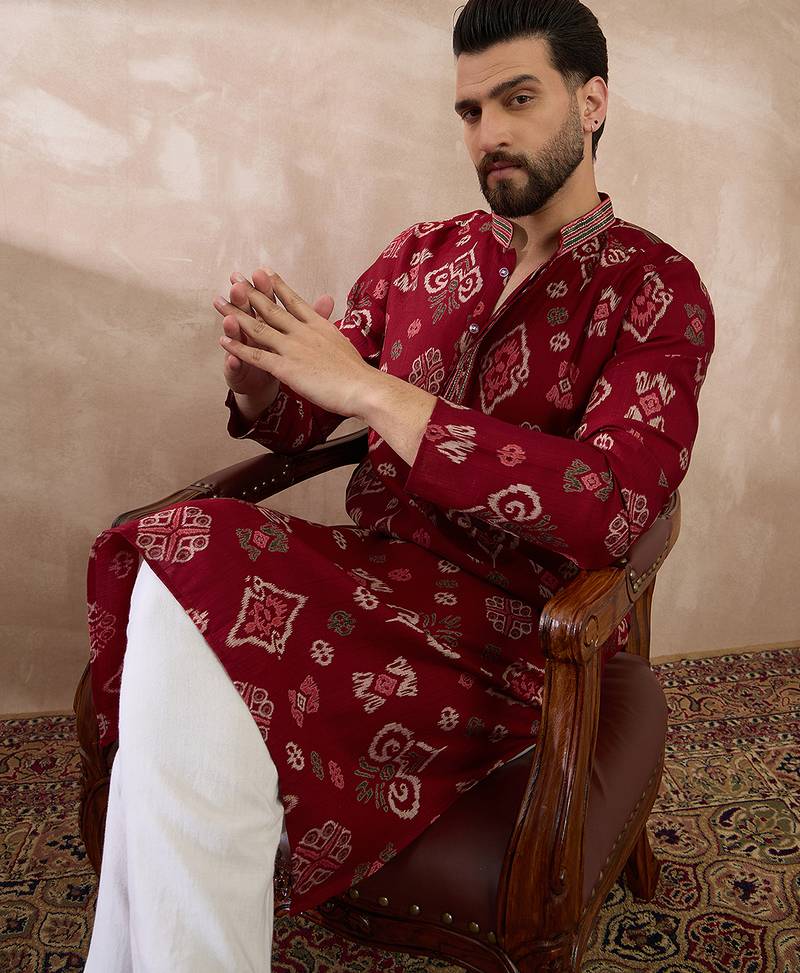 Men red silk blend printed mandarin collar straight kurta with trouser