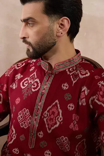 Men red silk blend printed mandarin collar straight kurta with trouser