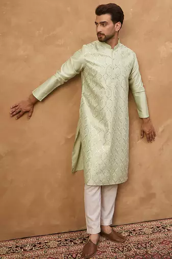 Men peach silk blend solid embroidered straight kurta