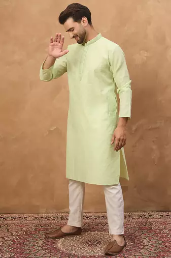 Men green silk blend solid embroidered straight kurta
