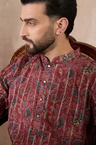 Men maroon silk blend printed mandarin collar straight kurta with trouser