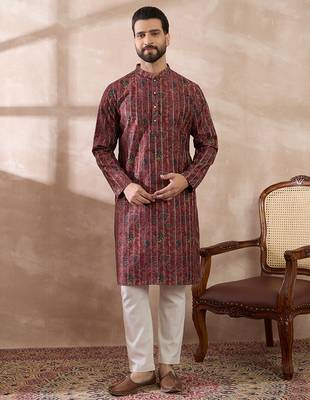 Men maroon silk blend printed mandarin collar straight kurta with trouser 2