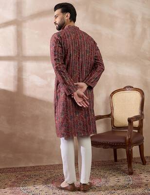 Men maroon silk blend printed mandarin collar straight kurta with trouser 4