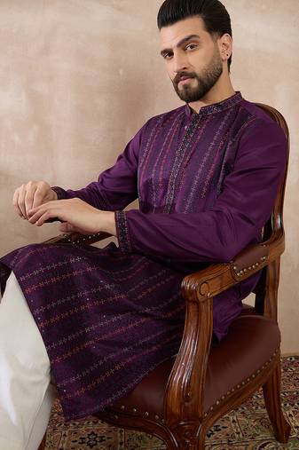 Men purple silk blend embroidered mandarin collar straight kurta with trouser