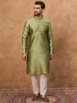 Men green silk blend solid woven design straight kurta 2