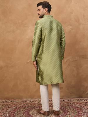 Men green silk blend solid woven design straight kurta 4