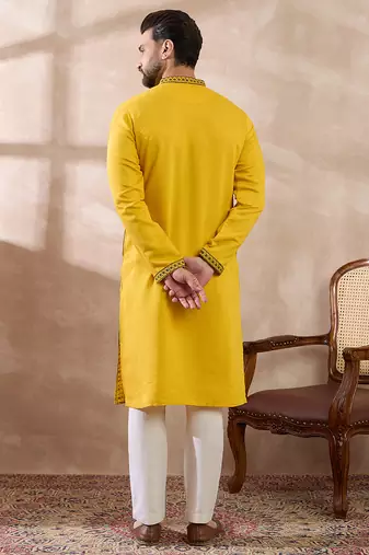 Men yellow silk blend embroidered mandarin collar straight kurta with trouser