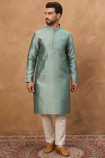 Men blue silk blend solid woven design straight kurta