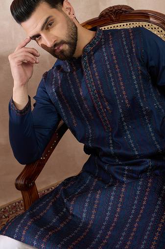 Men navy blue silk blend embroidered mandarin collar straight kurta with trouser