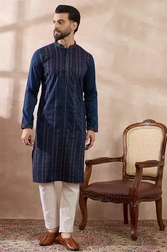 Men navy blue silk blend embroidered mandarin collar straight kurta with trouser