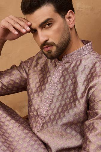 Men mauve silk blend solid woven design straight kurta