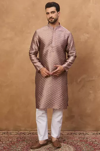 Men mauve silk blend solid woven design straight kurta