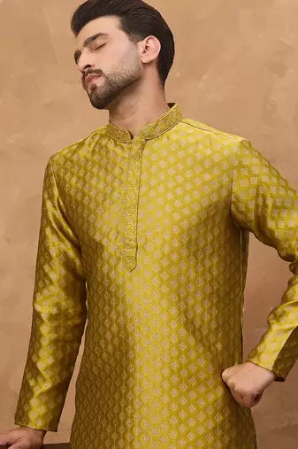 Men yellow silk blend solid woven design straight kurta