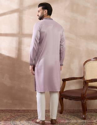 Men lavender silk blend embroidered mandarin collar straight kurta with trouser 4