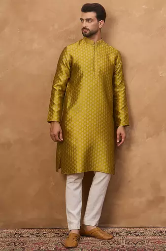 Men yellow silk blend solid woven design straight kurta