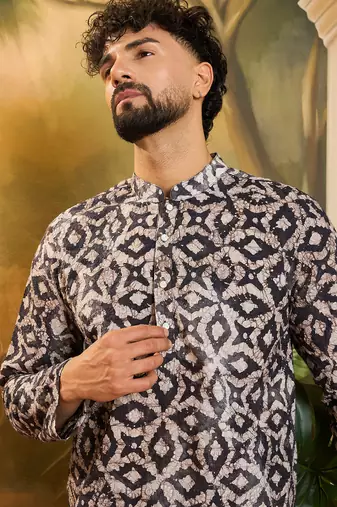 Men blue cotton batik embroidered straight kurta