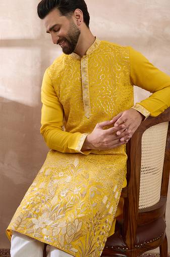 Men yellow silk blend embroidered mandarin collar straight kurta with trouser